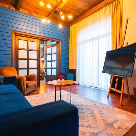 Kaban Boutique - 5Star Central Villa In Vatra Dornei Dış mekan fotoğraf
