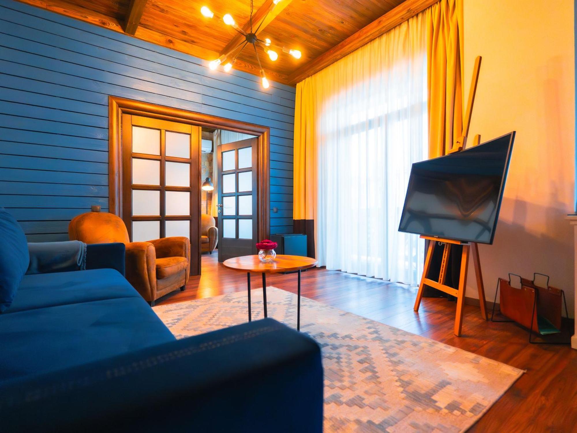 Kaban Boutique - 5Star Central Villa In Vatra Dornei Dış mekan fotoğraf