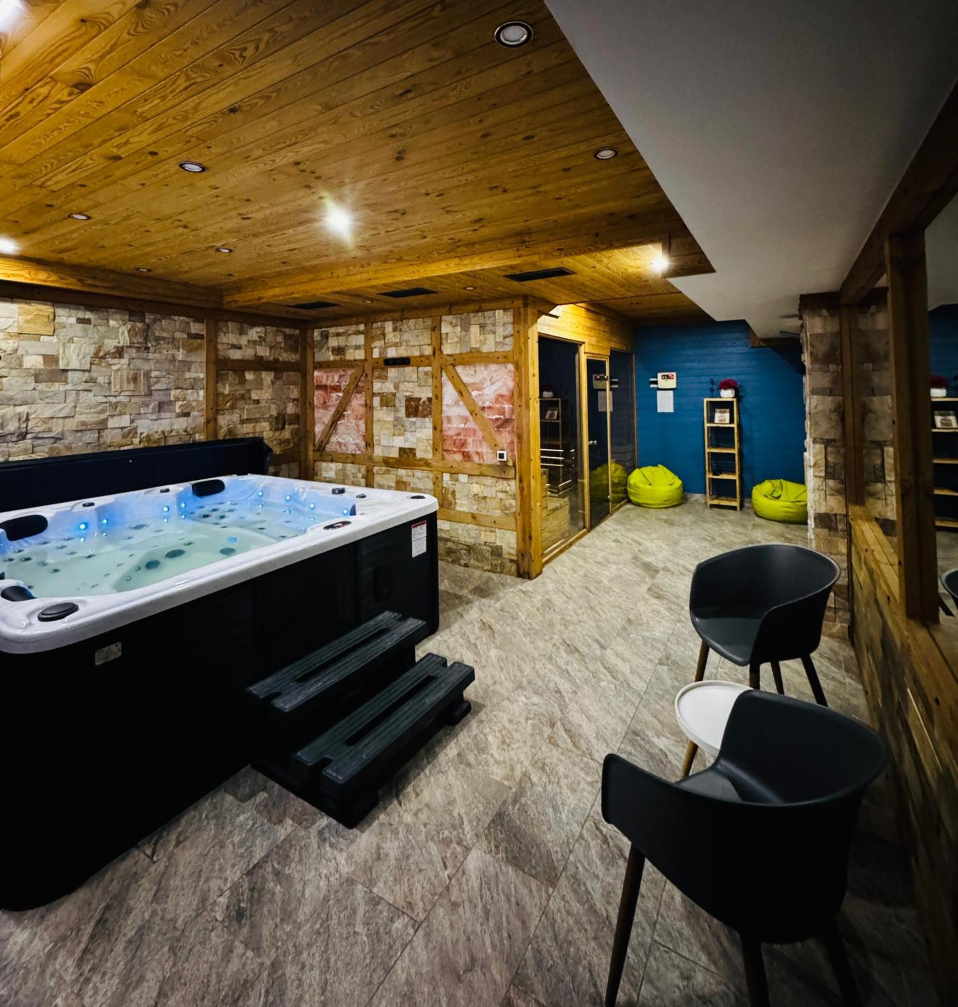 Kaban Boutique - 5Star Central Villa In Vatra Dornei Dış mekan fotoğraf
